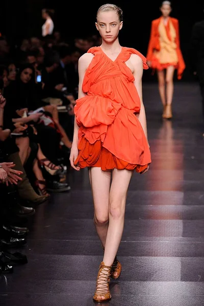 Look 17